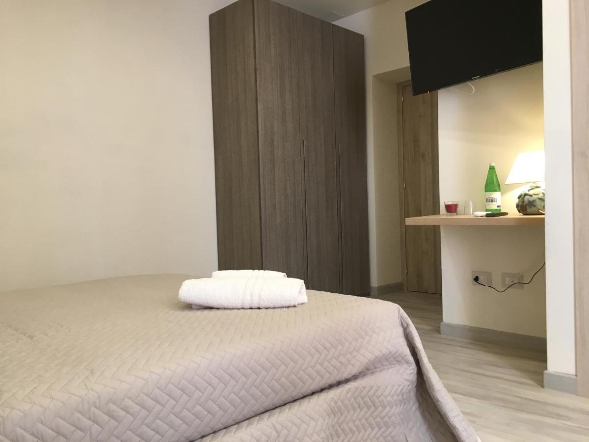 Dimora Conte Bed and Breakfast La Maddalena  Buitenkant foto