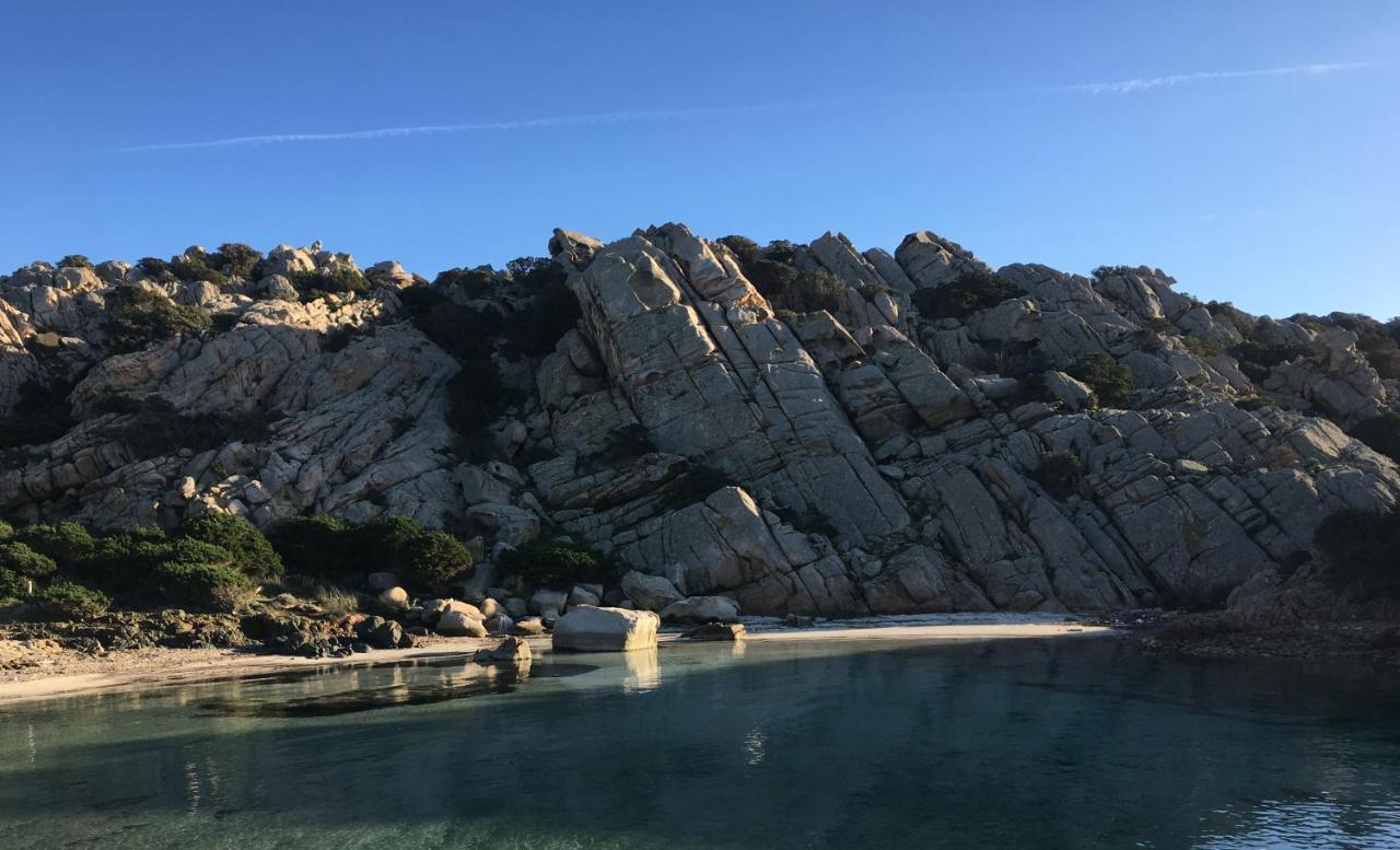 Dimora Conte Bed and Breakfast La Maddalena  Buitenkant foto