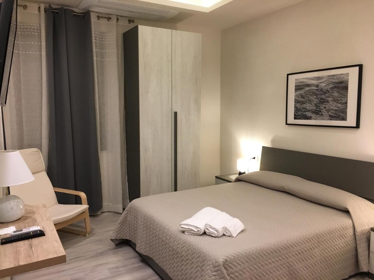 Dimora Conte Bed and Breakfast La Maddalena  Buitenkant foto
